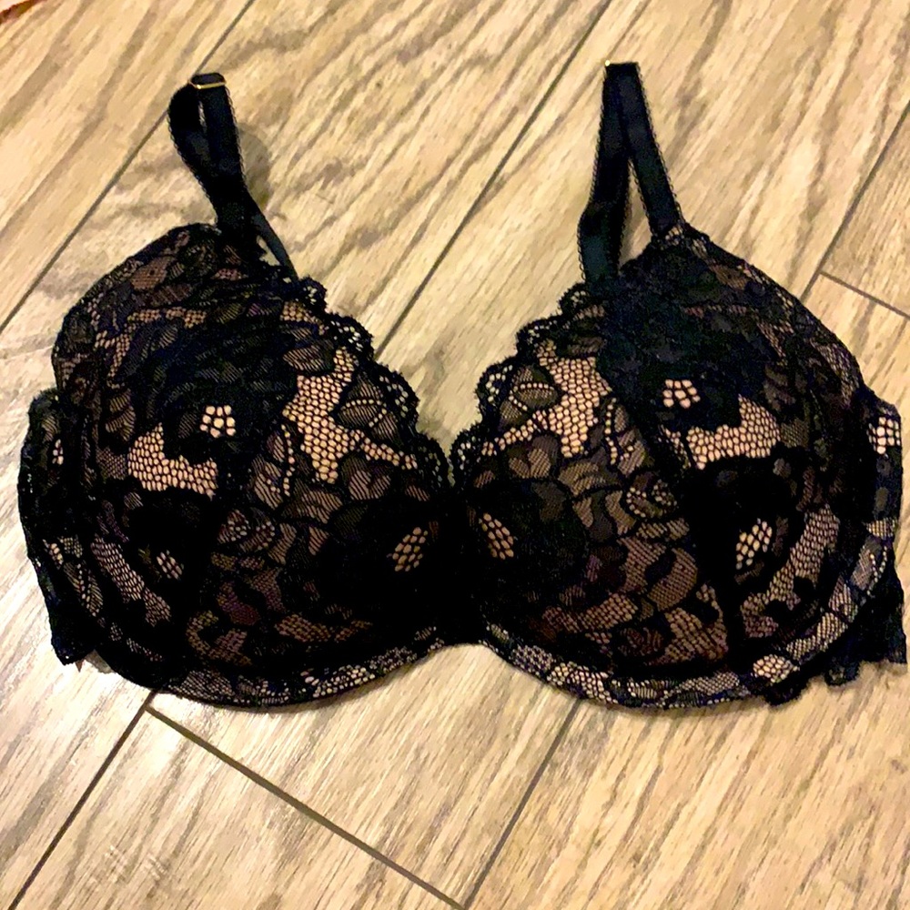 34d Victoria secret push up bra